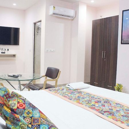 Jsb Hotel Faridabad Exterior foto